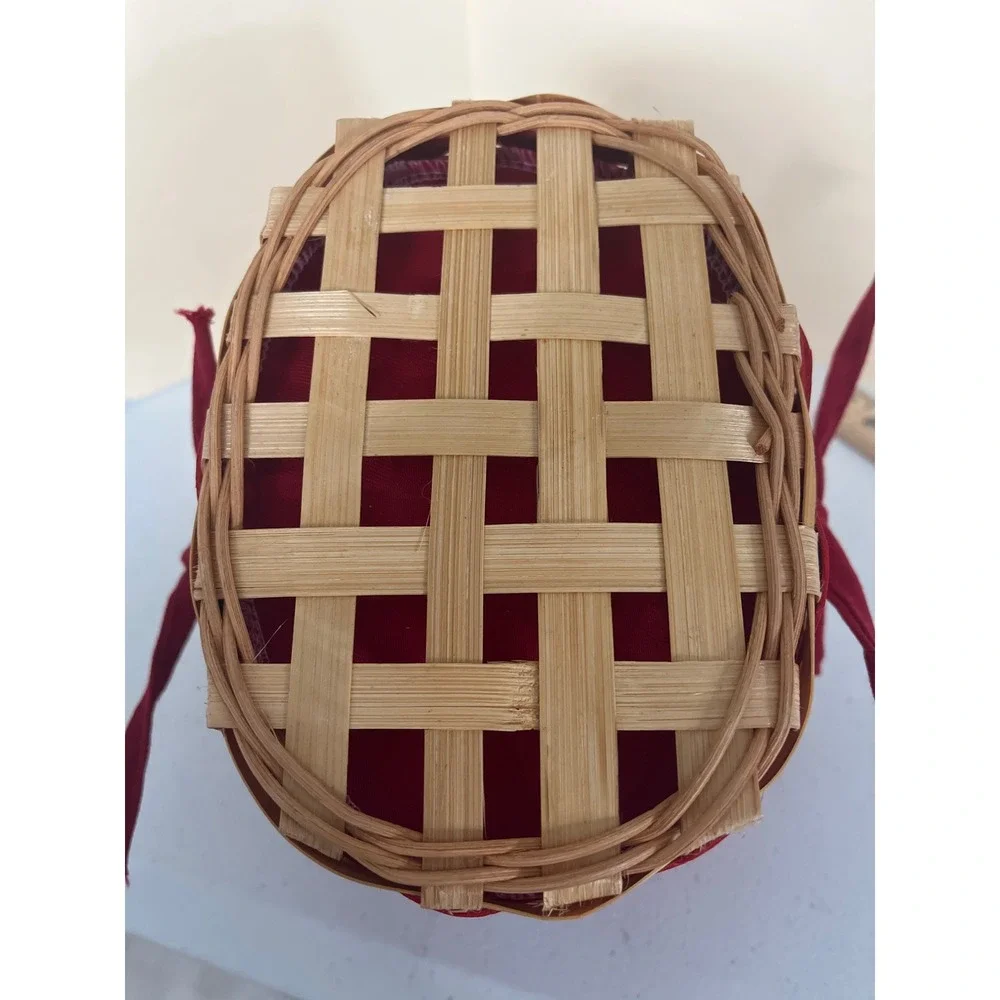 Christmas Seasons Greetings Woven Basket with Snowman Liner and Wood Handle